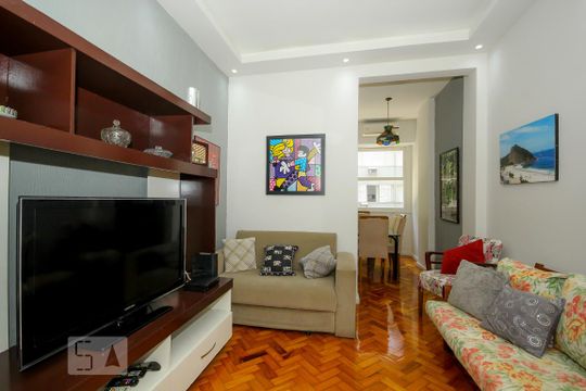 Sala de apartamento para alugar com 2 quartos, 67m² em Copacabana, Rio de Janeiro