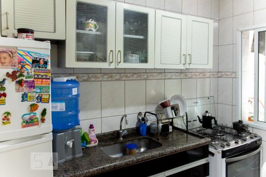 Cozinha de casa de condomínio à venda com 3 quartos, 101m² em Vila Pierina, São Paulo