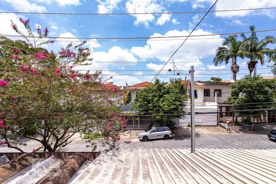 Vista de casa à venda com 3 quartos, 200m² em Planalto Paulista, São Paulo