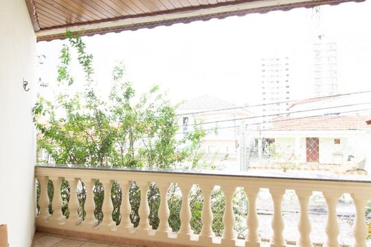 Sacada da Suíte 1 de casa à venda com 5 quartos, 359m² em Vila Rosalia, Guarulhos