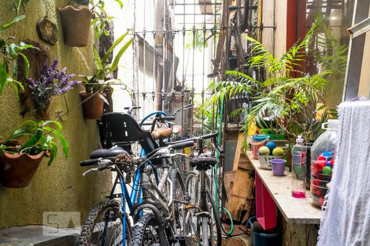 Quintal de apartamento à venda com 4 quartos, 180m² em Copacabana, Rio de Janeiro