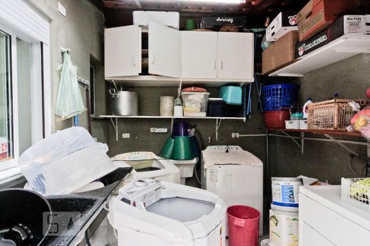 Área Externa de casa à venda com 4 quartos, 230m² em Vila Mangalot, São Paulo
