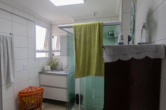 Banheiro Social de apartamento à venda com 2 quartos, 49m² em Penha de França, São Paulo