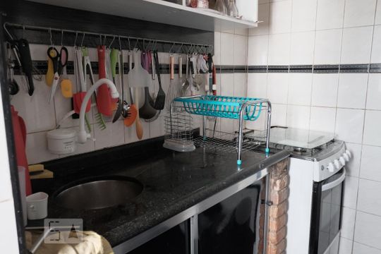 Cozinha de apartamento à venda com 2 quartos, 43m² em Vila Sílvia, São Paulo