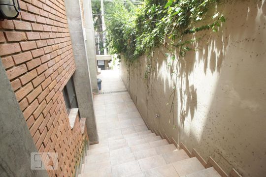Escadas de casa à venda com 5 quartos, 500m² em Cidade Jardim, São Paulo