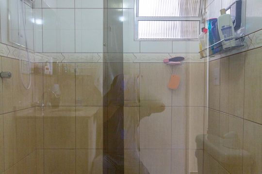Banheiro Social 2 de apartamento para alugar com 2 quartos, 60m² em Vila Osasco, Osasco