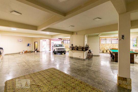 Garagem  de casa à venda com 3 quartos, 580m² em Jardim Brasilia, São Paulo