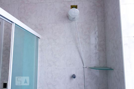 Banheiro de casa para alugar com 2 quartos, 120m² em Cambuci, São Paulo