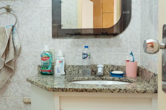 Banheiro de apartamento à venda com 2 quartos, 55m² em Vila Nova Cachoeirinha, São Paulo