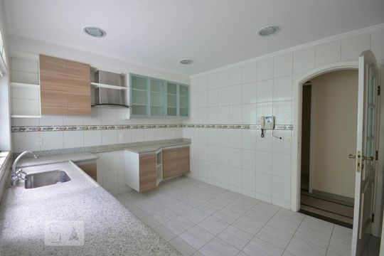 Cozinha de casa para alugar com 6 quartos, 556m² em Jardim da Saúde, São Paulo