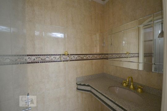 Lavabo de casa para alugar com 6 quartos, 556m² em Jardim da Saúde, São Paulo