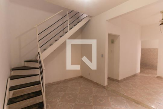 Casa para alugar com 2 quartos, 80m² em Irajá, Rio de Janeiro