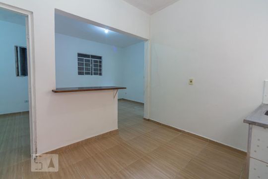 Cozinha de casa para alugar com 1 quarto, 60m² em Jardim Roberto, Osasco