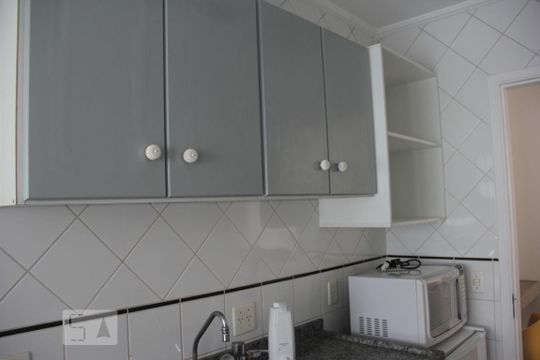 Cozinha de apartamento para alugar com 1 quarto, 36m² em Vila Monte Alegre, São Paulo