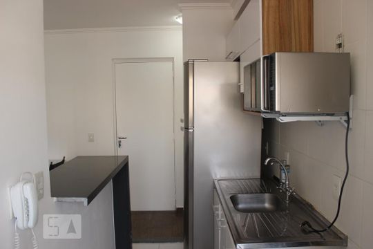 Cozinha de apartamento para alugar com 1 quarto, 35m² em Cambuci, São Paulo