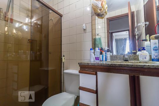 Banheiro de apartamento à venda com 2 quartos, 55m² em Jacarepaguá, Rio de Janeiro