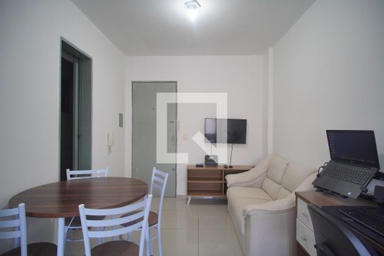 Sala/Quarto de kitnet/studio à venda com 1 quarto, 30m² em Centro, Novo Hamburgo