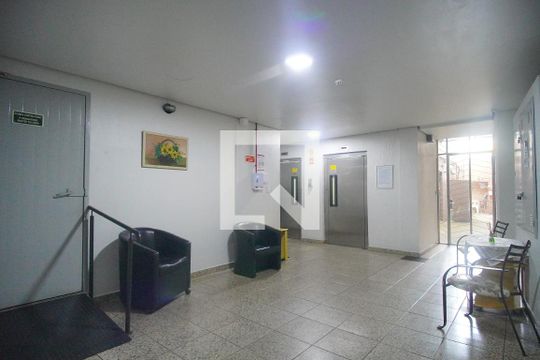Hall de entrada de kitnet/studio à venda com 1 quarto, 30m² em Centro, Novo Hamburgo