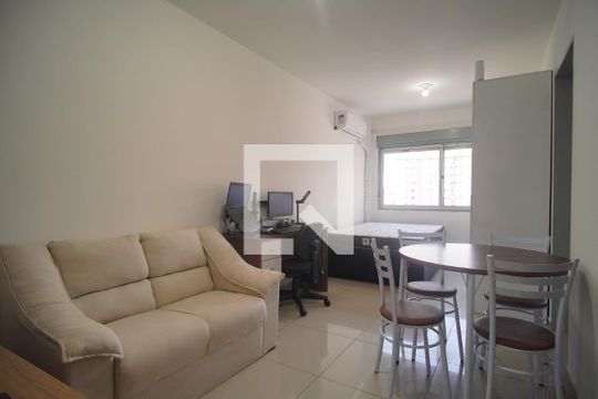 Kitnet/Studio à venda com 1 quarto, 30m² em Centro, Novo Hamburgo