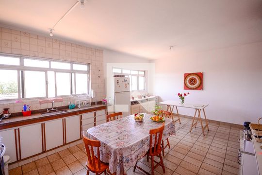 Cozinha de casa para alugar com 3 quartos, 340m² em Vila Brasílio Machado, São Paulo