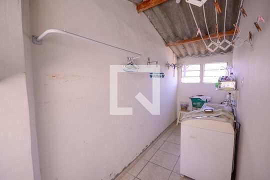 Area de Serviço de casa para alugar com 3 quartos, 340m² em Vila Brasílio Machado, São Paulo