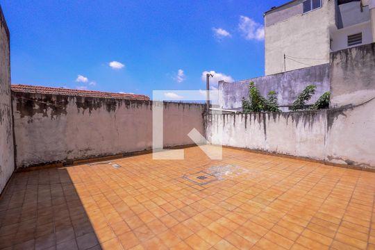 Quintal de casa para alugar com 3 quartos, 340m² em Vila Brasílio Machado, São Paulo