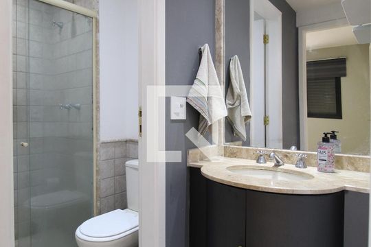 Banheiro da Suíte de apartamento para alugar com 1 quarto, 40m² em Indianópolis, São Paulo