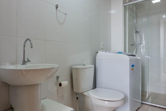 Banheiro e Lavanderia  de kitnet/studio para alugar com 1 quarto, 31m² em Centro, Belo Horizonte