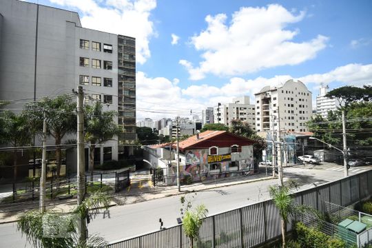 Varanda de apartamento à venda com 1 quarto, 44m² em Pinheiros, São Paulo