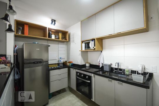 Cozinha de apartamento à venda com 1 quarto, 44m² em Pinheiros, São Paulo
