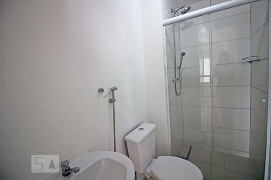 Banheiro de apartamento à venda com 2 quartos, 55m² em Vila Andrade, São Paulo