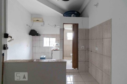 Sala - Quarto de kitnet/studio para alugar com 1 quarto, 100m² em Vila Bertioga, São Paulo