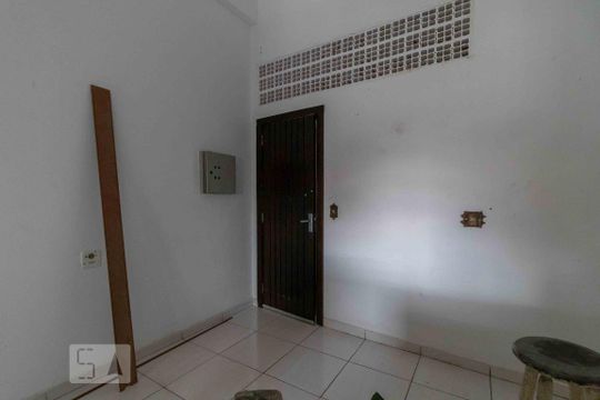 Kitnet/Studio para alugar com 1 quarto, 100m² em Vila Bertioga, São Paulo