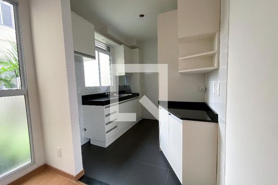 Cozinha de apartamento à venda com 2 quartos, 40m² em Estância Velha, Canoas