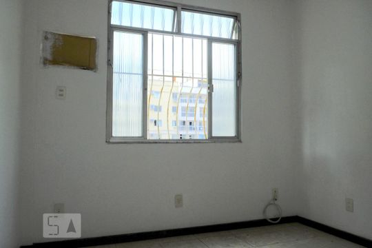 Quarto 2 de apartamento para alugar com 2 quartos, 55m² em Taquara, Rio de Janeiro