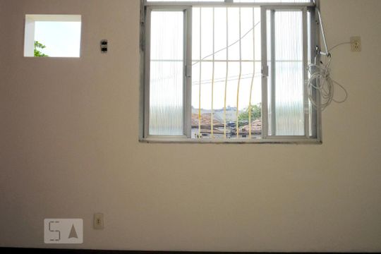 Quarto 1 de apartamento para alugar com 2 quartos, 55m² em Taquara, Rio de Janeiro
