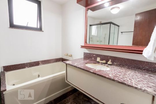 Banheiro do quarto de apartamento para alugar com 1 quarto, 44m² em Jardim Paulistano, São Paulo