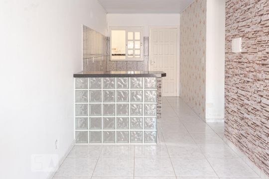 Casa à venda com 2 quartos, 65m² em São José, Canoas