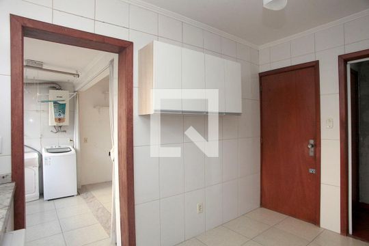 Cozinha de apartamento à venda com 2 quartos, 151m² em Santana, Porto Alegre