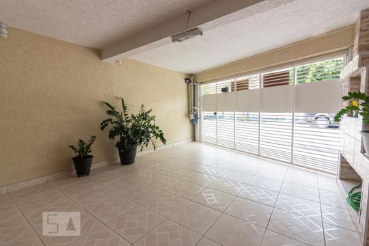Garagem de casa à venda com 3 quartos, 250m² em Jardim das Flores, Osasco
