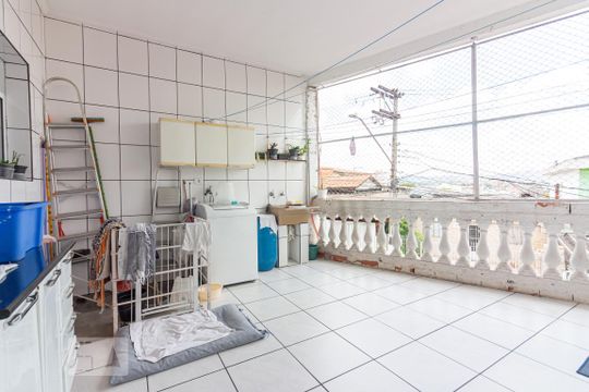 Quintal de casa à venda com 3 quartos, 250m² em Jardim das Flores, Osasco