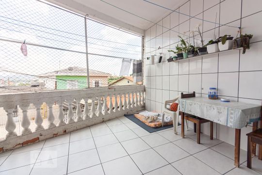 Quintal de casa à venda com 3 quartos, 250m² em Jardim das Flores, Osasco