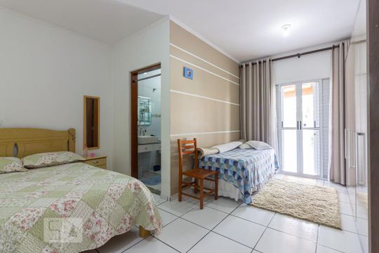 Suíte de casa à venda com 3 quartos, 250m² em Jardim das Flores, Osasco