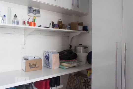 Quarto de Serviço de apartamento à venda com 2 quartos, 82m² em Campos Elíseos, São Paulo