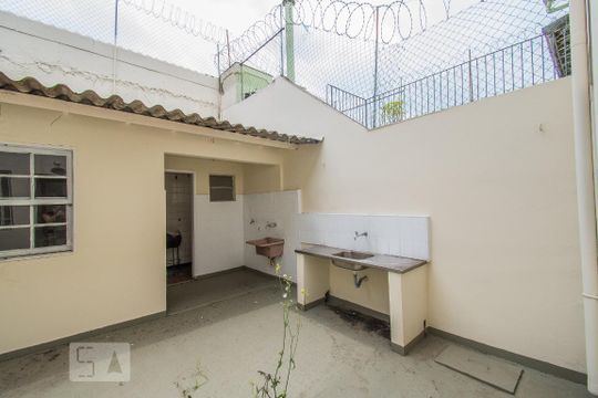 Quintal e Área de Serviço de casa à venda com 3 quartos, 110m² em Vila Santo Estéfano, São Paulo