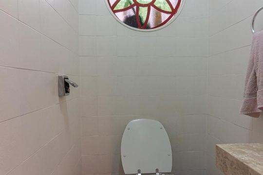 Lavabo de casa para alugar com 4 quartos, 380m² em Jardim das Vertentes, São Paulo