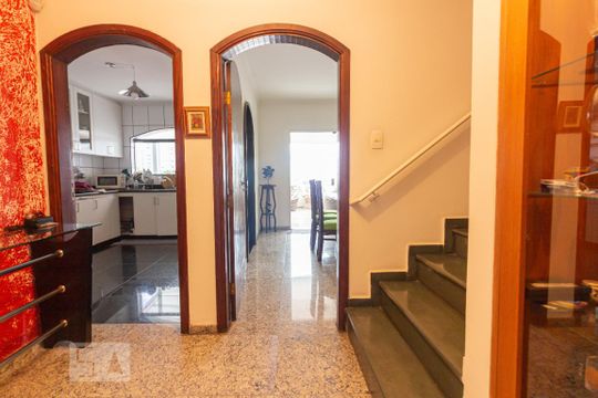Hall de casa para alugar com 4 quartos, 380m² em Jardim das Vertentes, São Paulo