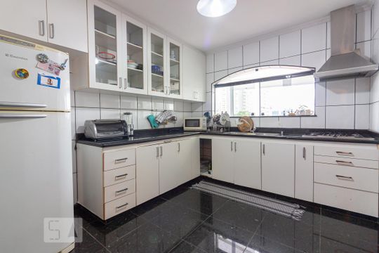Cozinha de casa para alugar com 4 quartos, 380m² em Jardim das Vertentes, São Paulo
