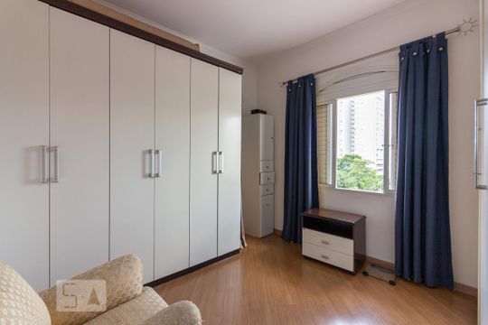 Quarto 3 de casa para alugar com 4 quartos, 380m² em Jardim das Vertentes, São Paulo