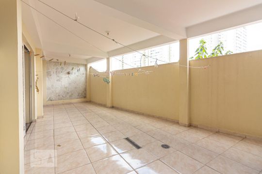 Quintal de casa para alugar com 4 quartos, 380m² em Jardim das Vertentes, São Paulo